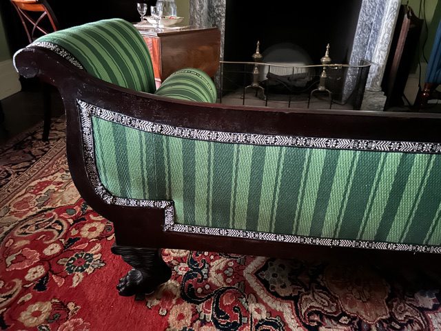 Recumbier (daybed) Hyde Hall figured silk