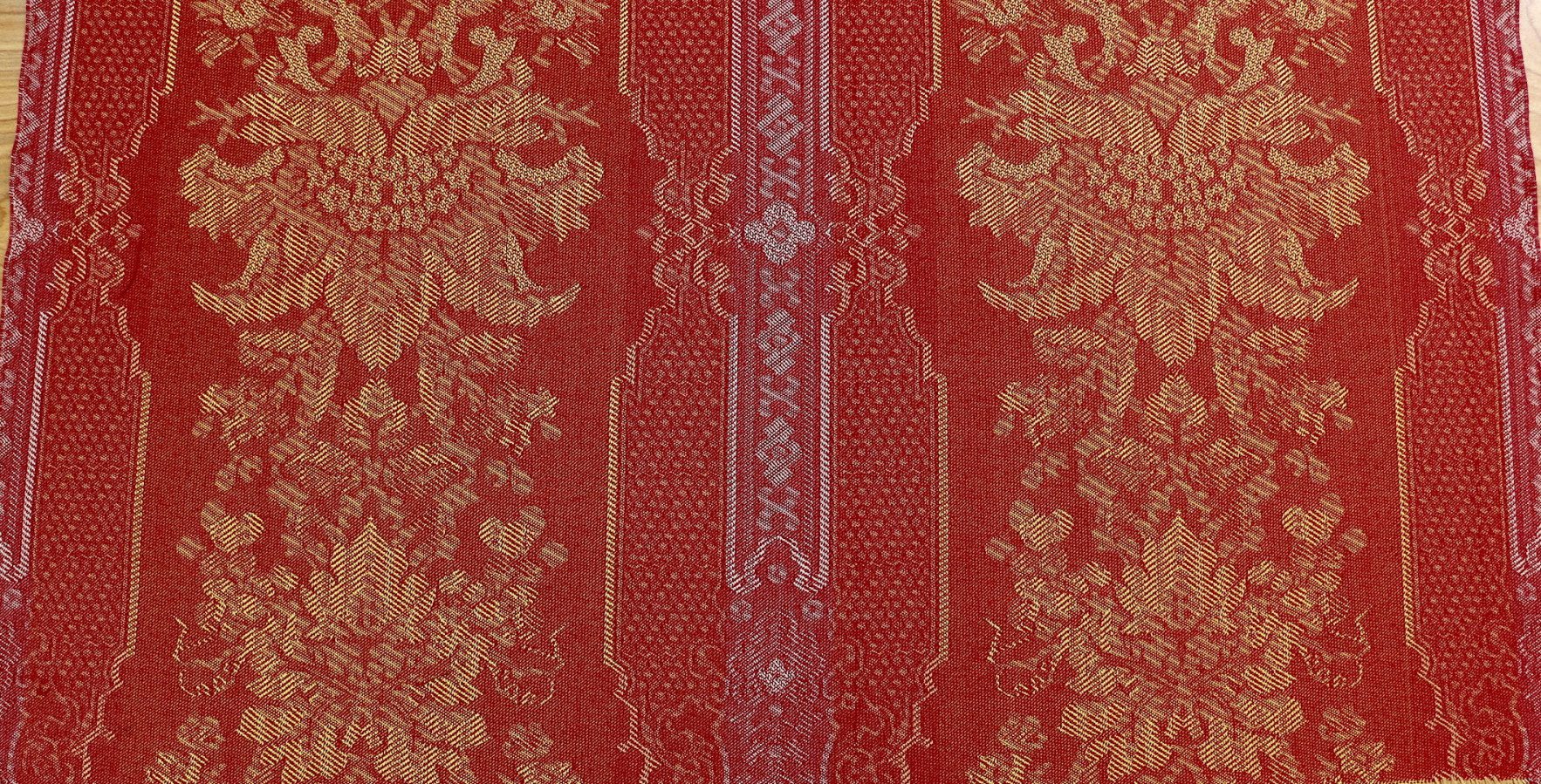 Lincoln Damask reproduced from the drapery in the parlor of Lincoln's Springfield IL home. The warp is silk with worsted wool filling.