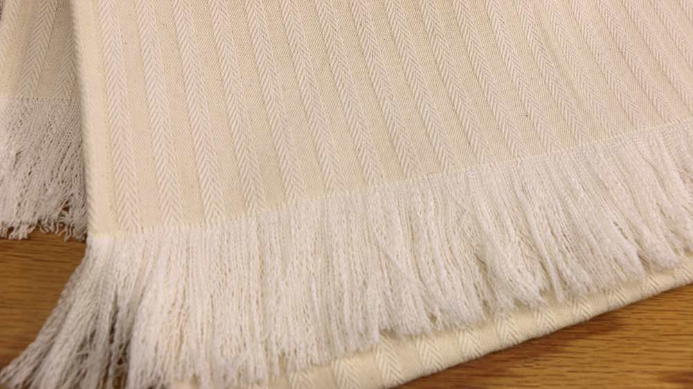 Guest towel in even-striped herringbone cotton dimity