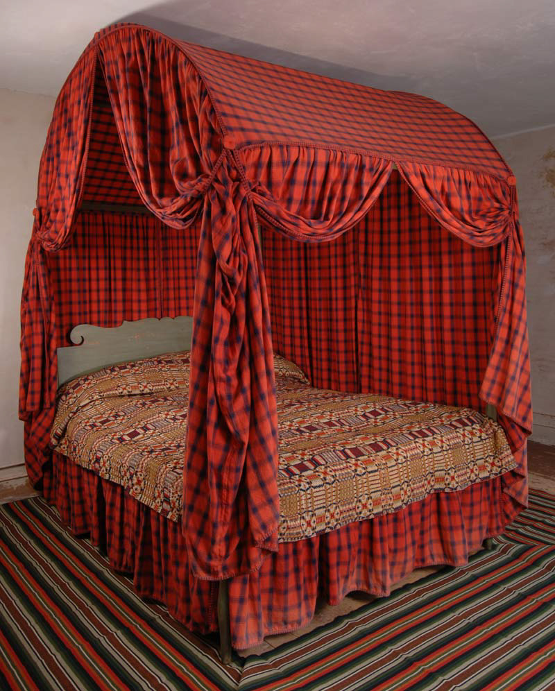 Cotton red and blue check called the Edinborough check circa
7844 with woven trim. This is a throw-over set.